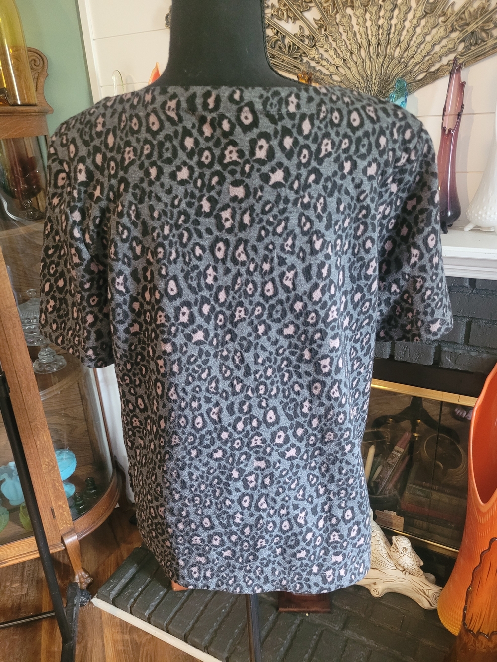 LOFT Black and Pink Leopard Print Short Sleeve Top - Picture 3 of 8